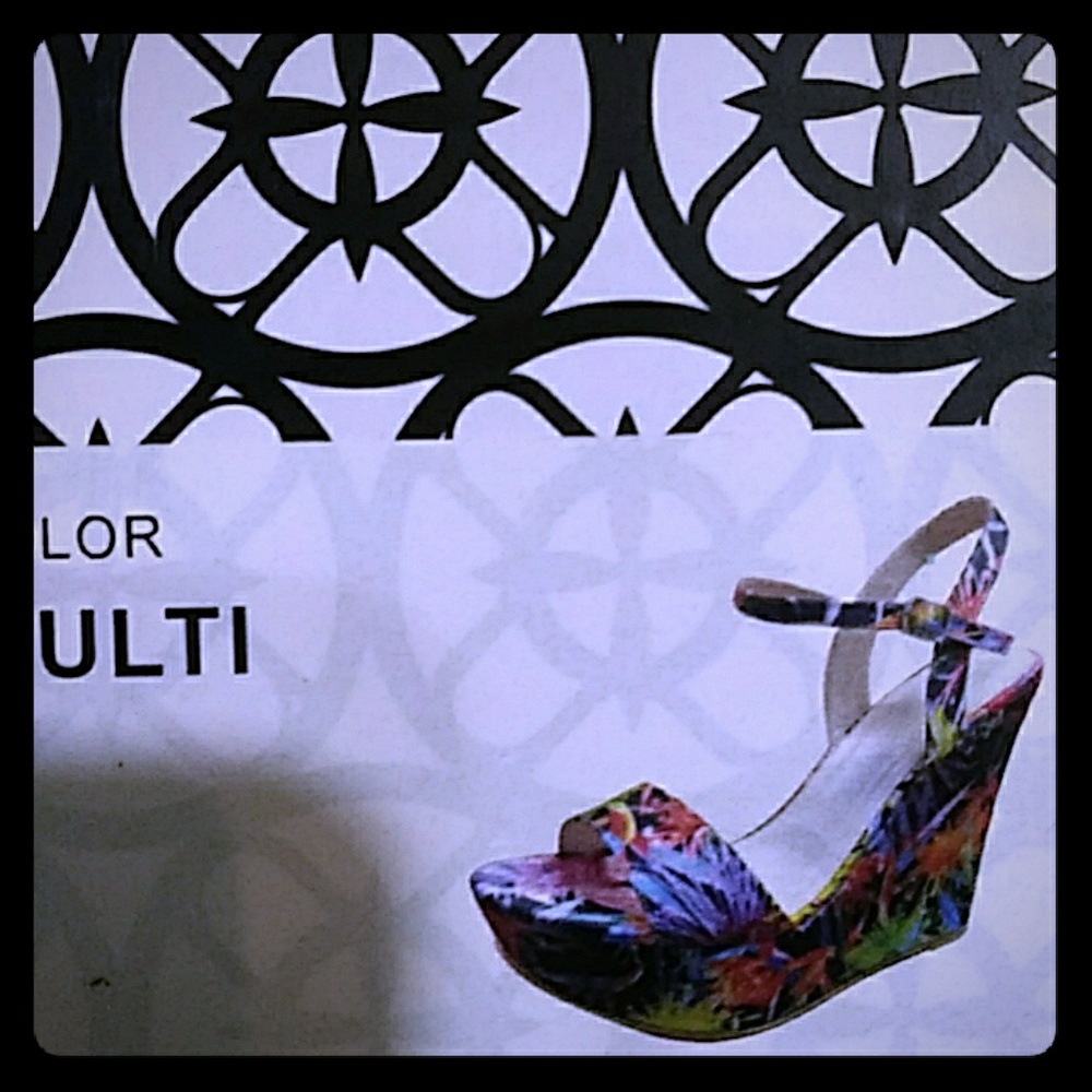 N by nicole miller wedges multi color floral